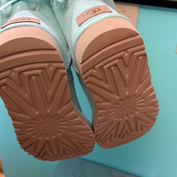 UGG Light tiffany Blue Sheepskin Boots with Ribbon - Picture 4 of 5